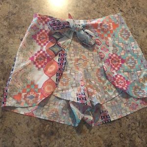 Girls patterned shorts